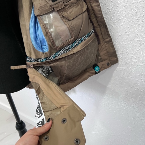 686 Brown Ski Jacket size XS - Picture 10 of 16